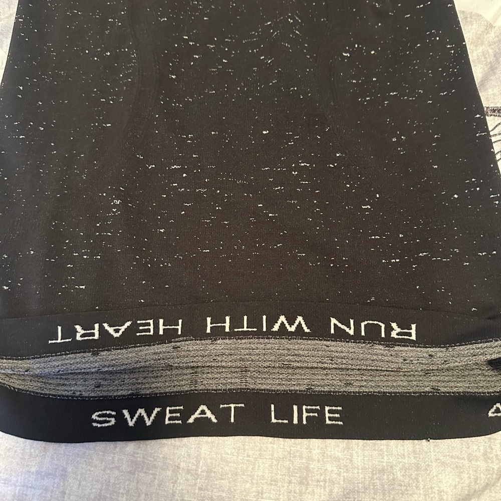 Lululemon Swiftly Tech Razorback Tank Top Women’s 4 Black Activewear - Picture 7 of 9